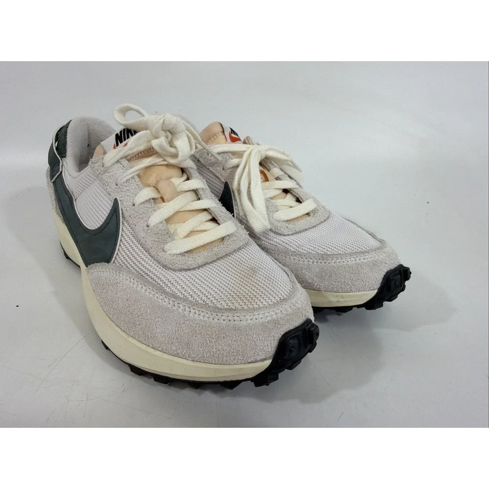 Nike product pair